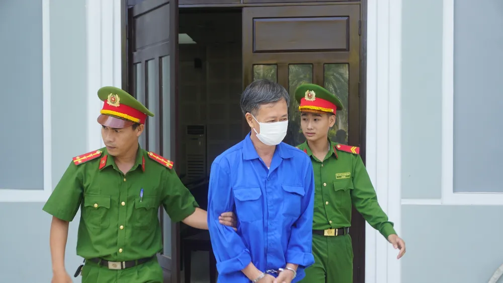 Bị cáo Tôn Thất Thạnh bị tuyên án 11 năm tù về tội "Tham ô tài sản"