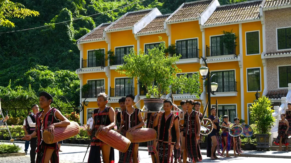 Rước linh vật thiêng ớt A Riêu