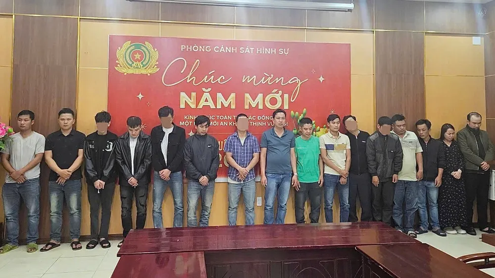 Các đối tượng tại cơ quan điều tra. Ảnh: CACC