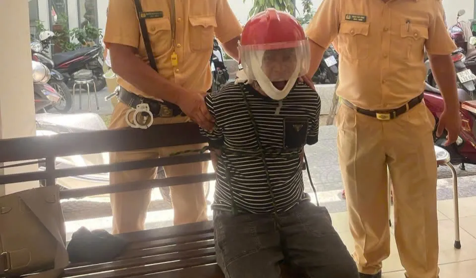 Đối tượng T.N.H.T. có biểu hiện ngáo đá. Ảnh: CACC