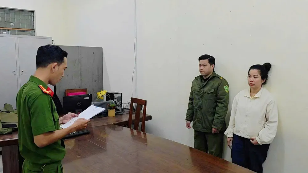 Công an TP Đà Nẵng khởi tố vụ án hình sự về tội “Buôn lậu, vận chuyển trái phép hàng hóa, tiền tệ qua biên giới”. Ảnh: CACC
