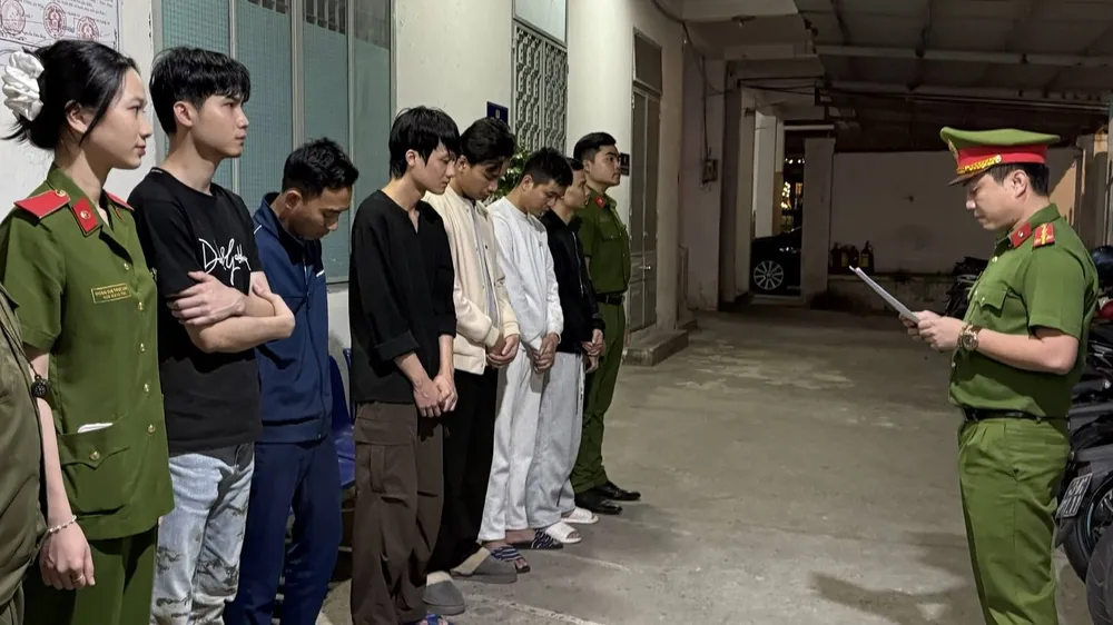Các đối tượng tại cơ quan điều tra. Ảnh: CACC