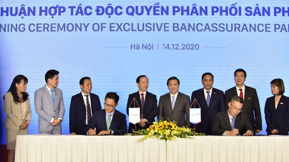 VietinBank và Manulife hợp tác độc quyền 16 năm phân phối bảo hiểm nhân thọ