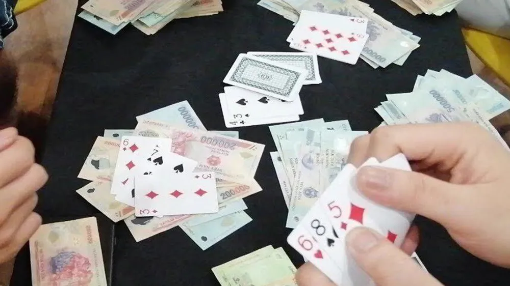 Vụ Phó Chi cục trưởng Chi cục Thuế huyện Đakrông đánh bạc: Xem xét trách nhiệm người đứng đầu