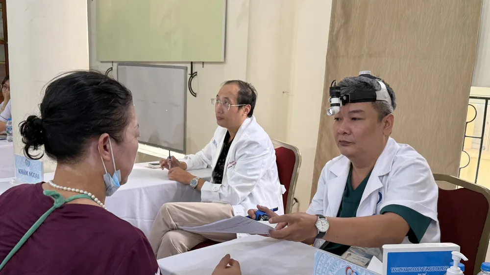 Đề xuất điều chỉnh mức đóng, mở rộng quyền lợi bảo hiểm y tế
