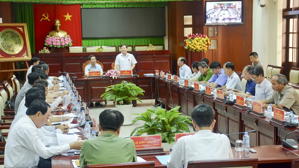 Đoàn công tác số 6 của Ban Chỉ đạo Trung ương về phòng, chống tham nhũng làm việc tại Sóc Trăng. Ảnh: HÀM LUÔNG