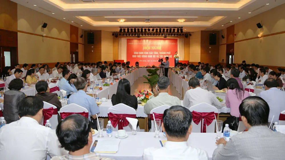 Quang cảnh Hội nghị giao ban khu vực phía Nam tại thành phố Mỹ Tho. Ảnh: KIẾN VĂN 