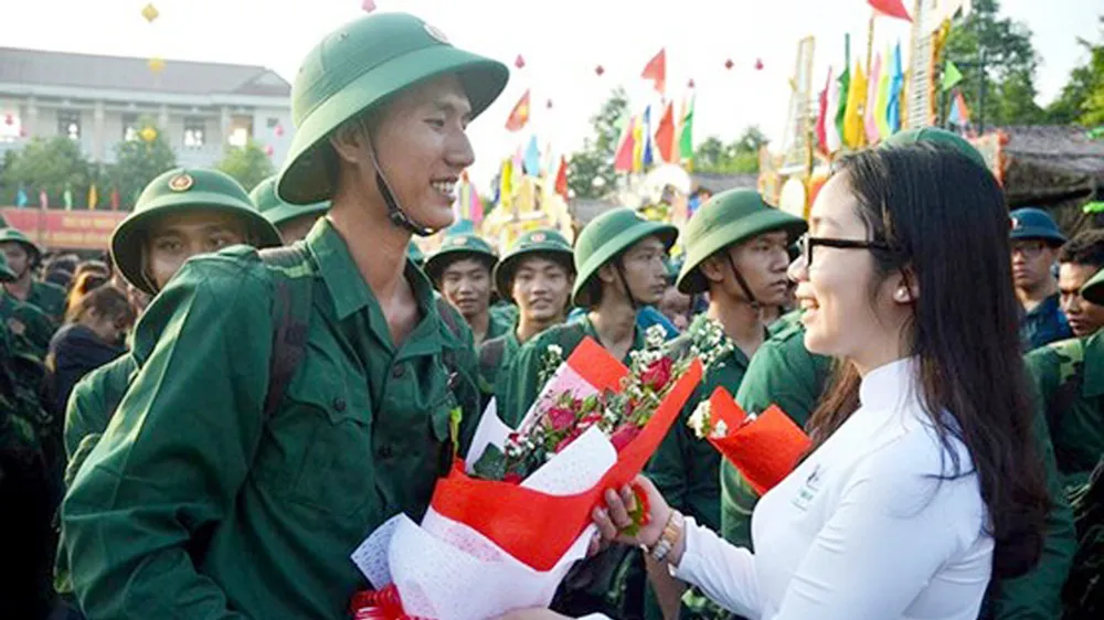 Tiễn đưa thanh niên lên đường nhập ngũ