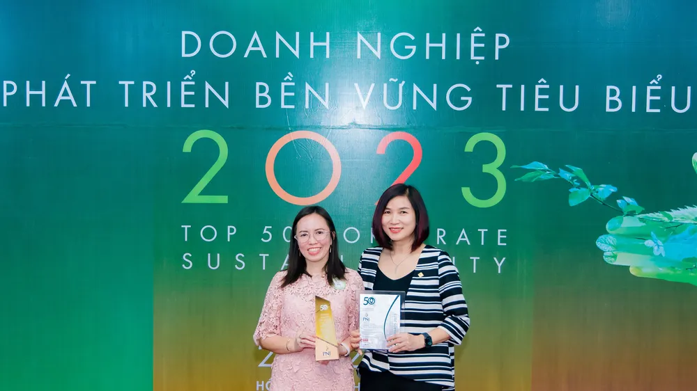 PNJ lập “hat-trick” ở 3 cả hạng mục E, S và G. Ảnh: ĐỨC THƯỞNG