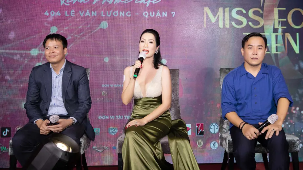 NSƯT Trịnh Kim Chi và dàn nghệ sĩ ​tham dự buổi ra mắt thí sinh Miss Eco Teen Viet Nam 2021
