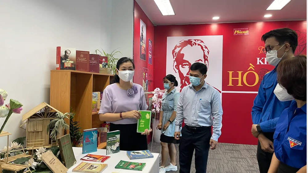 Khai mạc Triển lãm Không gian văn hóa Hồ Chí Minh tại Báo Phụ Nữ TPHCM