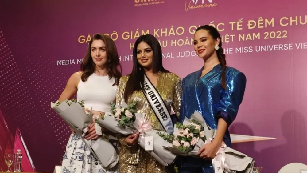 Trước thềm chung kết Hoa hậu Hoàn vũ Việt Nam 2022, Harnaaz Sandhu, Catriona Gray và Natalie Glebova nói về Top 41