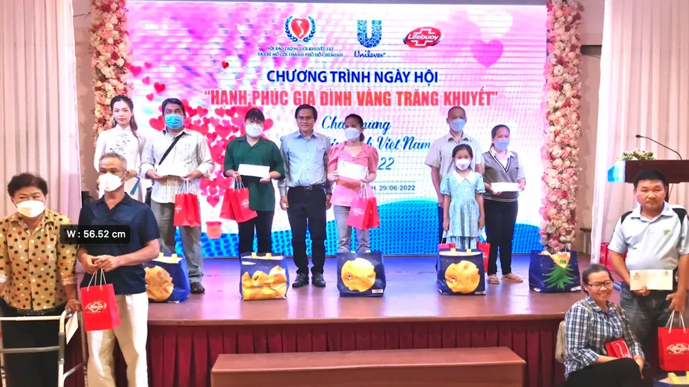 Ngày hội “Hạnh phúc gia đình vầng trăng khuyết” tôn vinh 50 gia đình người khuyết tật tiêu biểu 