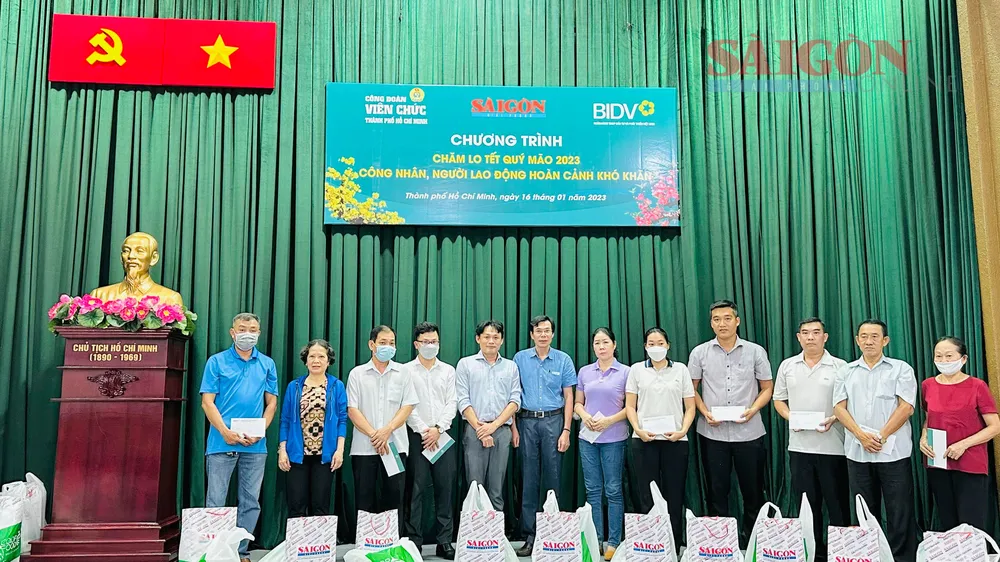 Chăm lo tết cho 200 công nhân, người lao động khó khăn