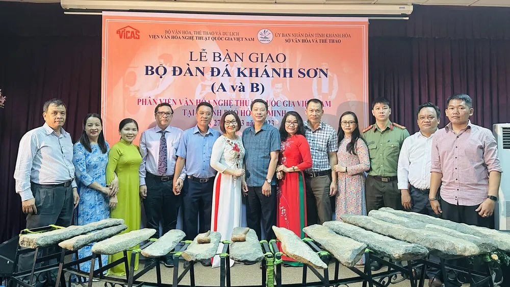 Bàn giao, viết tiếp huyền thoại bộ đàn đá Khánh Sơn A và B 