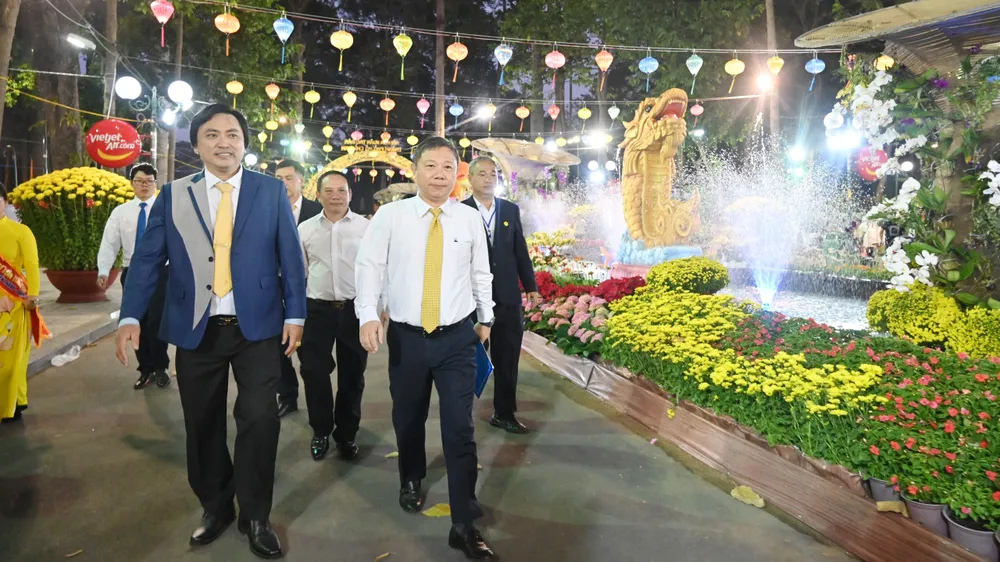 Rộn ràng khai mạc Hội Hoa xuân TPHCM Giáp Thìn lần thứ 44