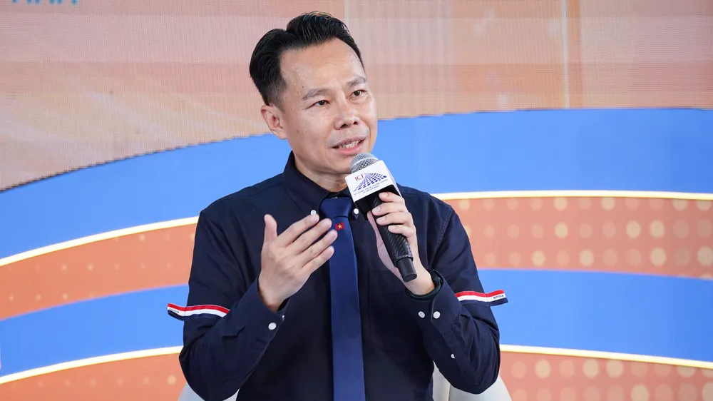 Tác giả Trung Nghĩa: "Sách là người tình tuyệt vời đến hết cuộc đời"