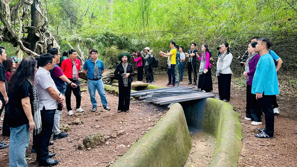 Theo dấu chân cuộc Tổng tiến công và nổi dậy mùa Xuân 1975: Hun đúc lòng yêu nước, cống hiến nghệ thuật