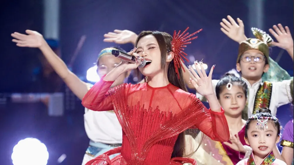 Phương Mỹ Chi xuất hiện trong danh sách những gương mặt kiến tạo và truyền cảm tại châu Á