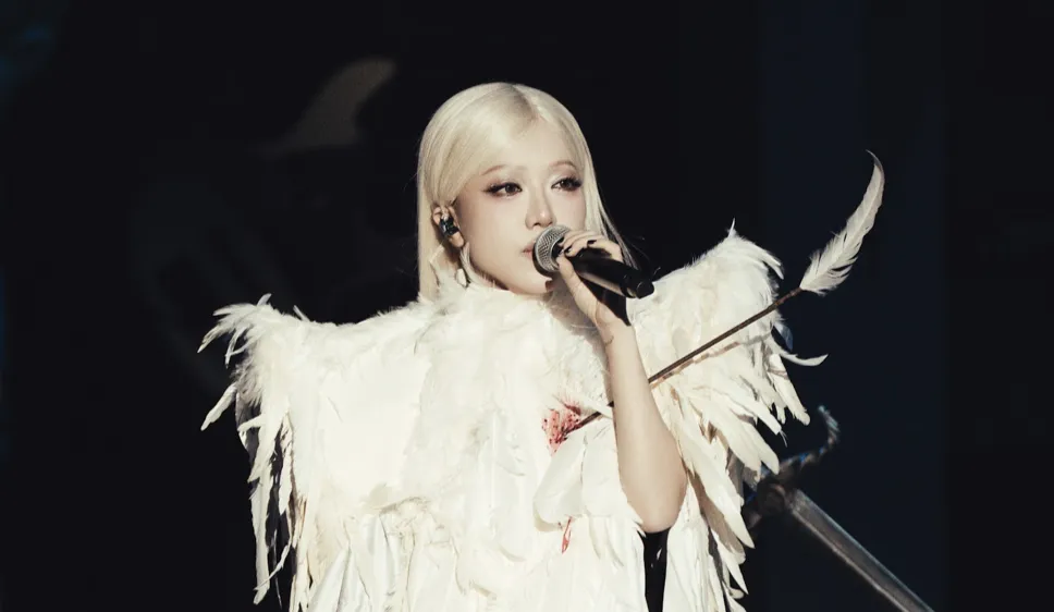 2.000 khán giả dự live concert của Phùng Khánh Linh