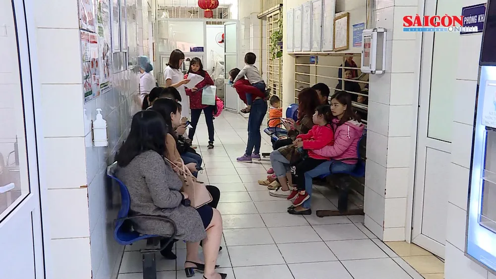 Hơn 230 trẻ được đưa từ Bắc Ninh đến Hà Nội để xét nghiệm sán heo