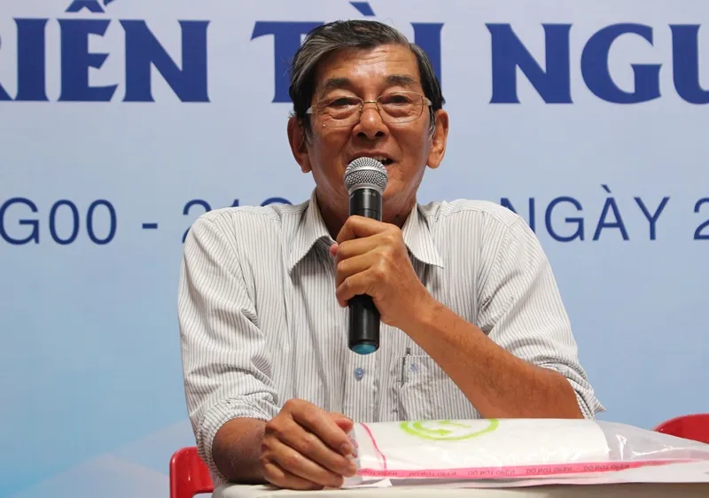 Kỹ sư Hồ Quang Cua chia sẻ hành trình "mài giũa" ST25 để hạt gạo của Việt Nam được rạng danh thế giới. Ảnh: PHONG LAM
