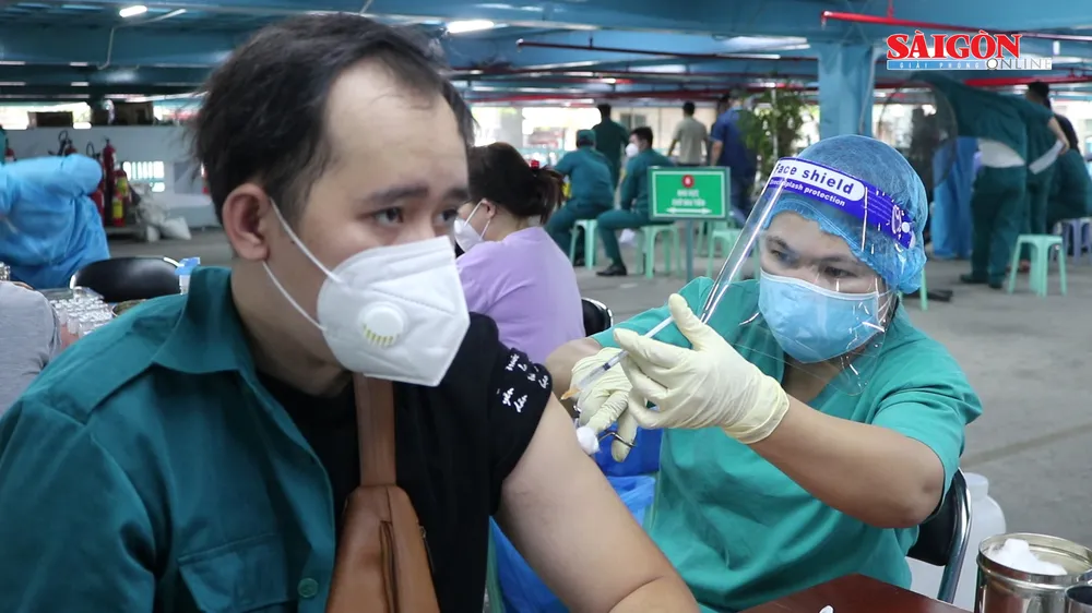 TPHCM bước vào chiến dịch tiêm vaccine Covid-19 mũi 3 cho người dân