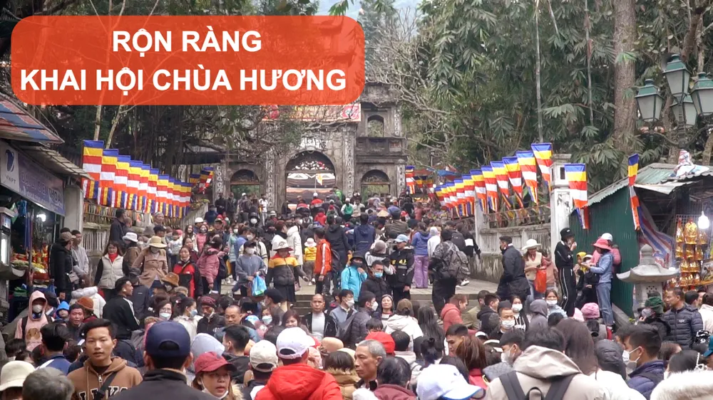 Rộn ràng khai hội chùa Hương 