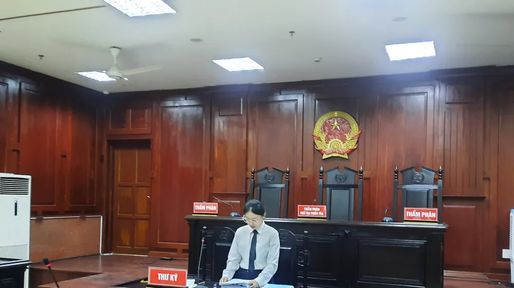 Podcast bản tin tối 11-3: Không bị cáo nào tới tòa, phiên tòa phúc thẩm vụ án Nguyễn Phương Hằng và đồng phạm bị hoãn