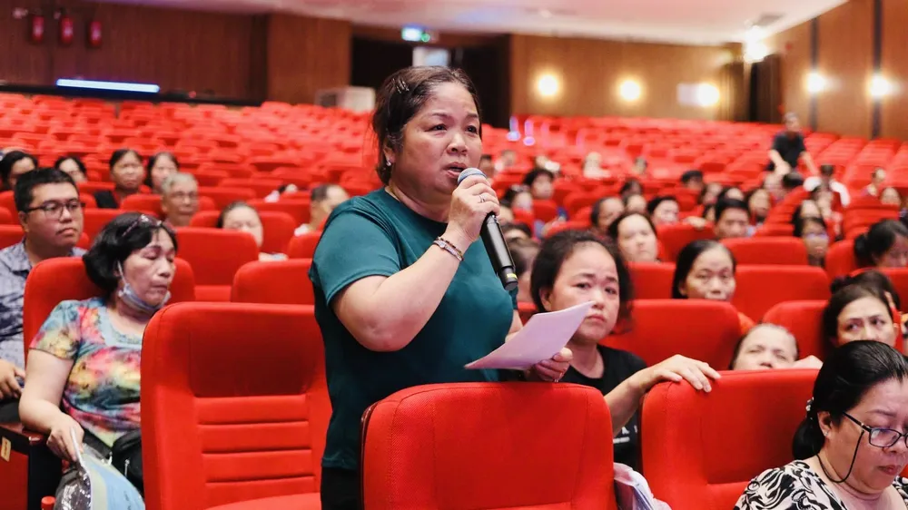 Đối thoại với hơn 200 tiểu thương chợ Hòa Hưng, tháo gỡ khó khăn kinh doanh