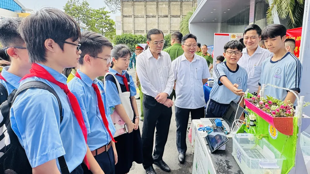 Phường Diên Hồng xây dựng mô hình “Phường số” toàn diện