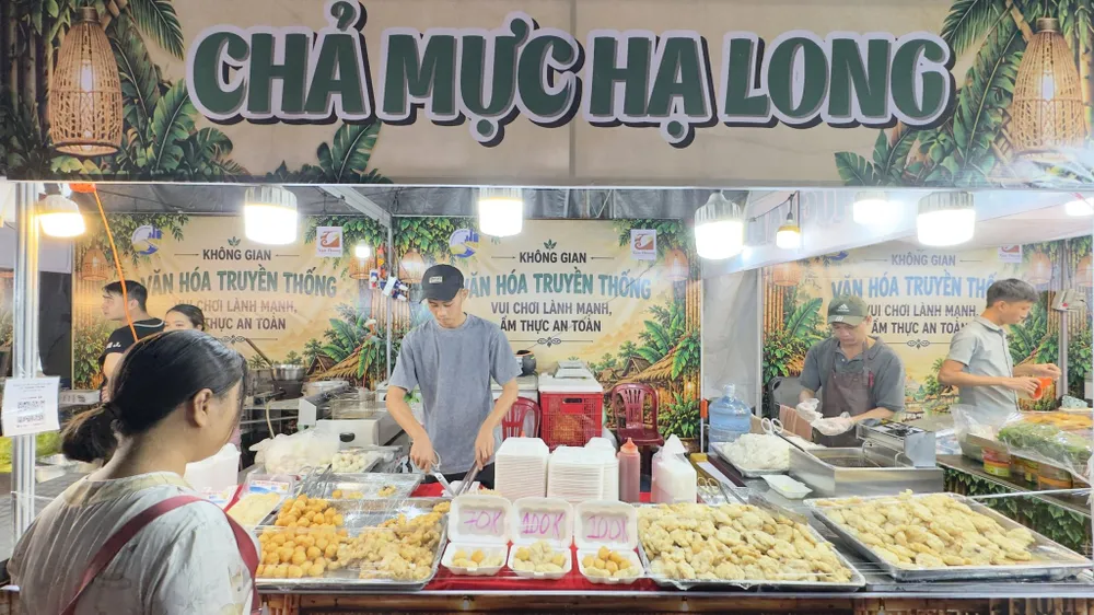 Khai mạc Tuần lễ Văn hóa - Ẩm thực phường Phú Định năm 2026