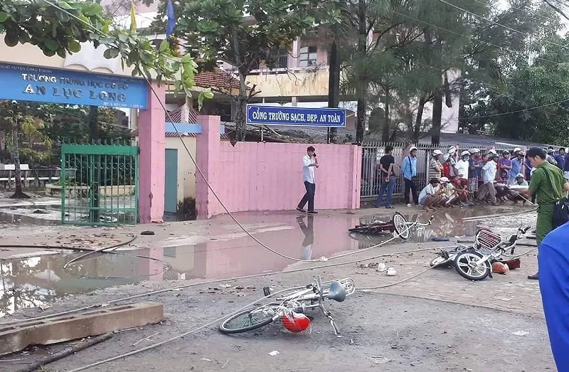 Đứt dây điện cao thế, 2 học sinh tử vong, 4 học sinh bị thương nặng