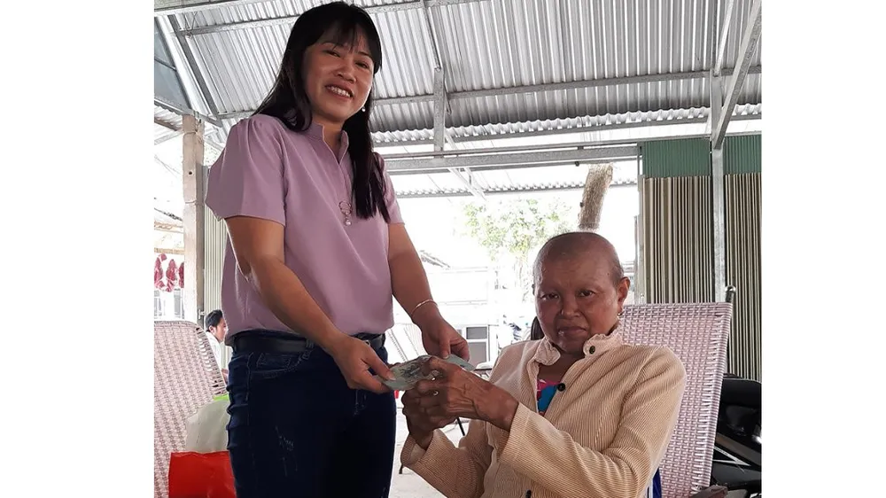 Báo SGGP trao 28 triệu đồng giúp nhân vật trong bài viết “Dì cháu cùng bệnh tật, không tiền trị“