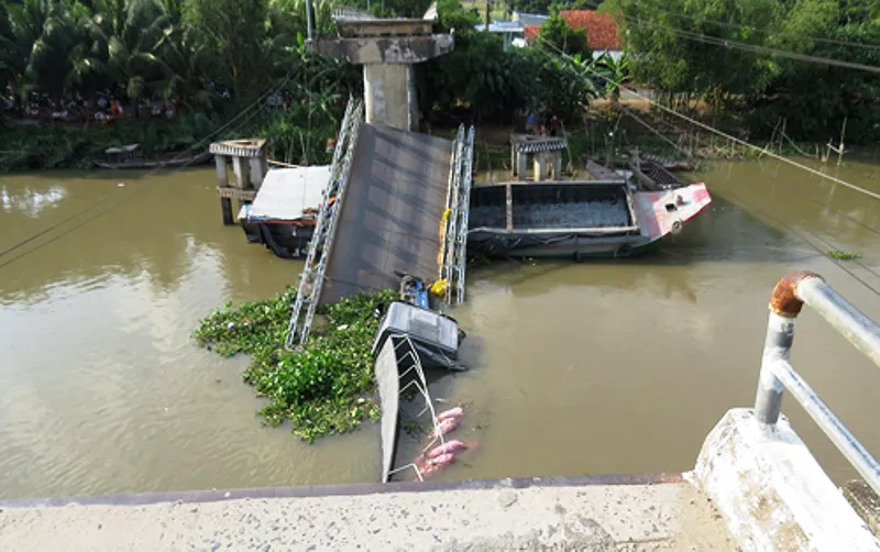 Khẩn trương khắc phục sự cố sập cầu Tân Nghĩa ở Đồng Tháp