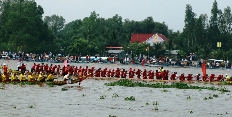 Hàng trăm ngàn người dự Ngày hội văn hóa đồng bào Khmer ở Kiên Giang 