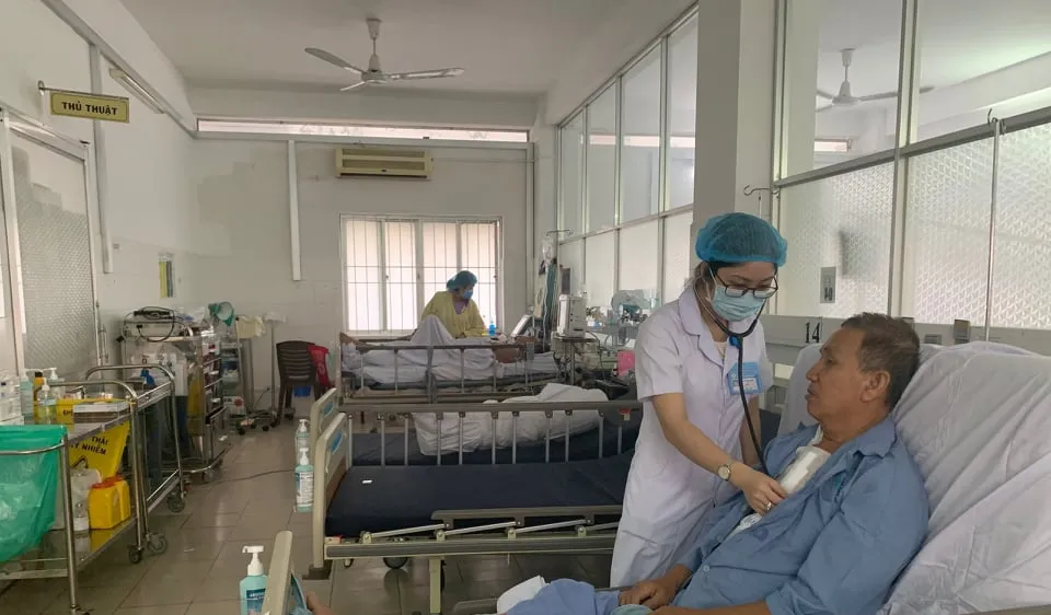 Liên tiếp phẫu thuật cứu sống 2 ca hẹp van động mạch chủ, nguy cơ đột tử cao