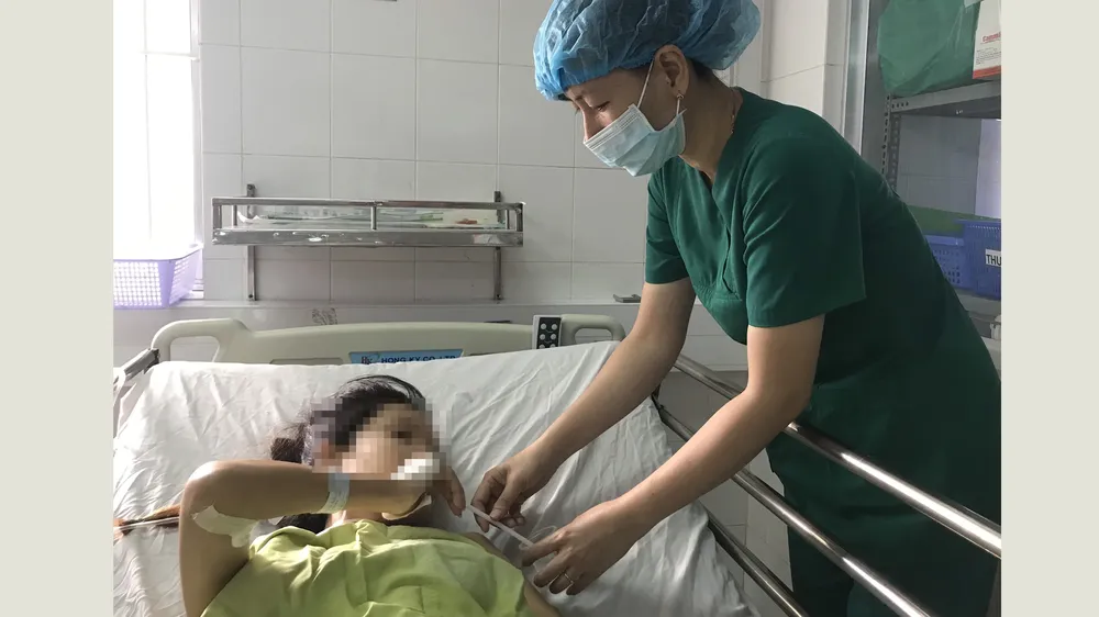 Trong 15 phút phẫu thuật cứu sống sản phụ mắc 2 bệnh tim nặng