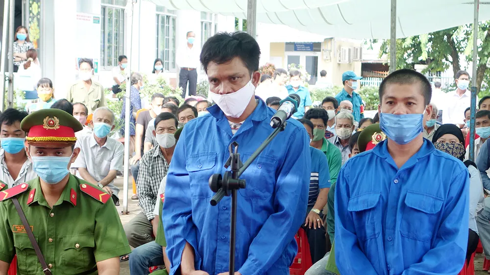 3 đối tượng lĩnh án 14 năm tù vì đưa người xuất, nhập cảnh trái phép 