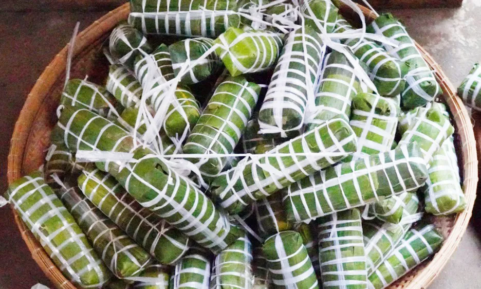 Một ngôi chùa ở Vĩnh Long gói 10.000 đòn bánh tét gửi đồng bào miền Trung 