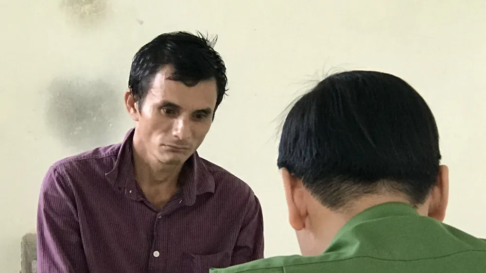 Đối tượng Ngô Hoàng Phi tại cơ quan công an