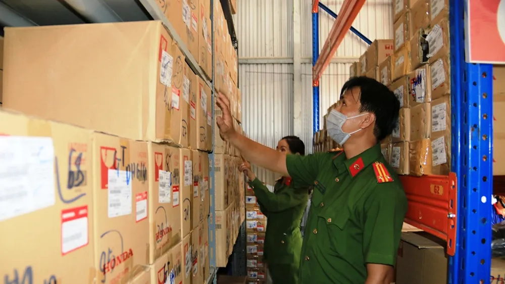 Bắt giám đốc công ty sản xuất hàng giả số lượng lớn ở An Giang