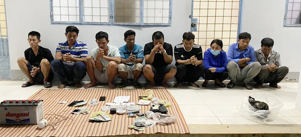 Các đối tượng cùng tang vật 