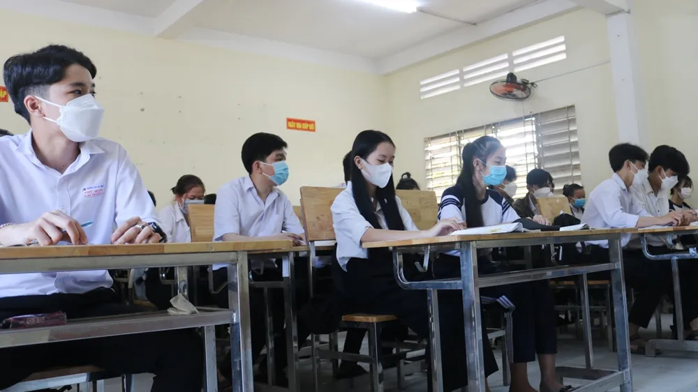 48.000 học sinh ở Vĩnh Long trở lại trường học trực tiếp