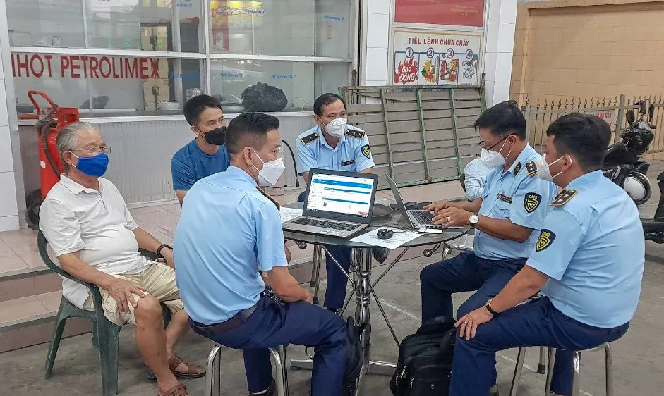 TP Cần Thơ xử phạt cây xăng bán hàng cầm chừng
