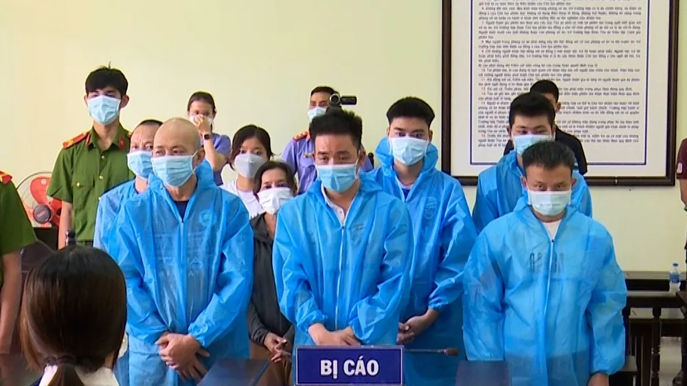 Chống người thi hành công vụ, 10 bị cáo ở An Giang lãnh án tù