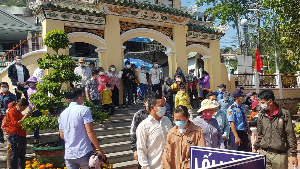 An Giang: Thống nhất dời trạm thu phí bất hợp lý trên đường vào miếu Bà Chúa xứ núi Sam