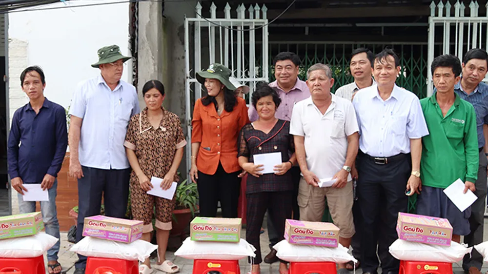 An Giang: Hỗ trợ 8 hộ dân bị sạt lở 