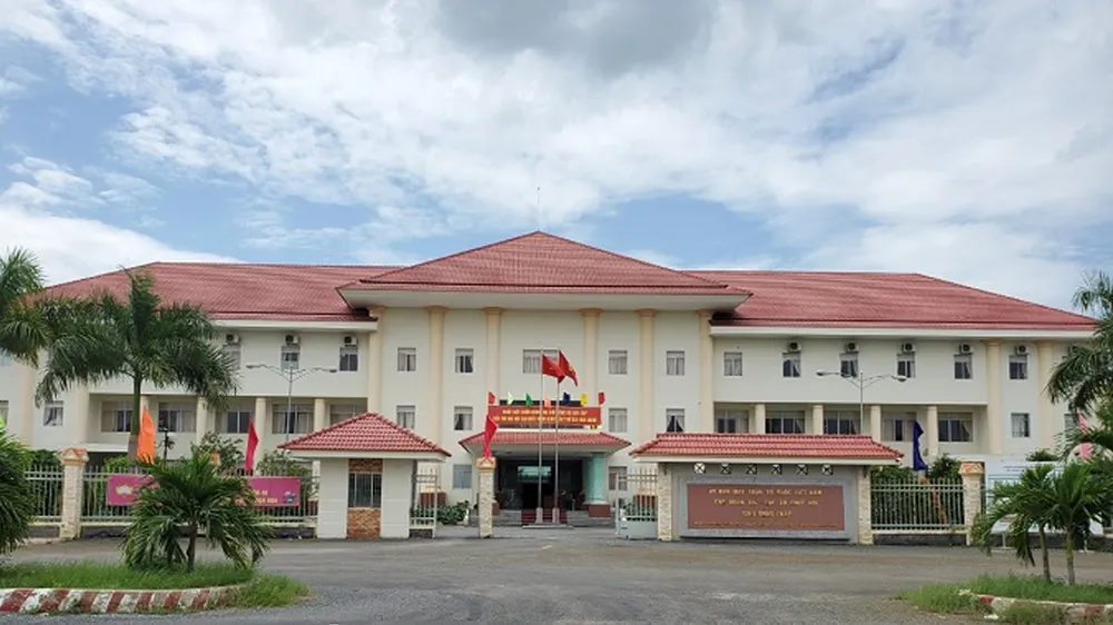 Sai phạm trong quản lý và sử dụng tài chính, Chủ tịch Hội Nông dân tỉnh Đồng Tháp bị kỷ luật