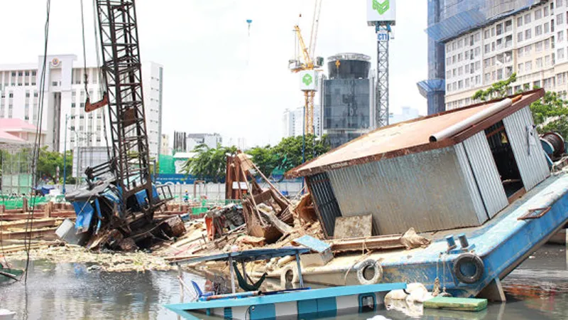 Sà lan bị chìm tại công trình chống ngập 10 ngàn tỷ đồng